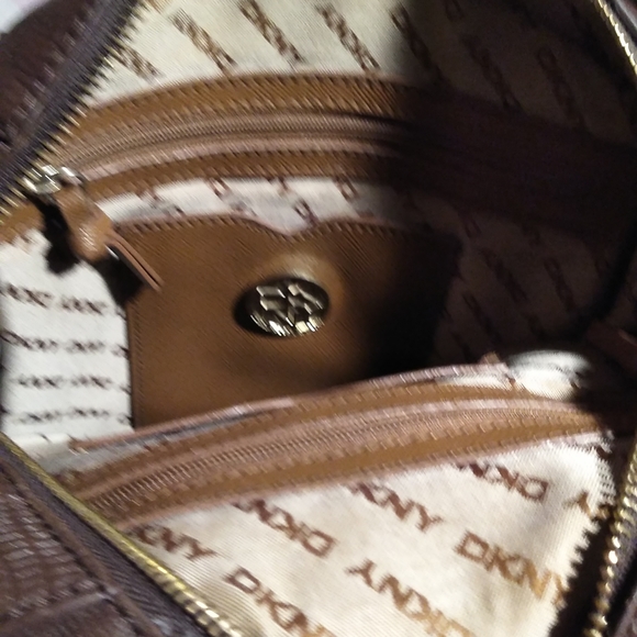 DKNY Leather handbag - Picture 4 of 4